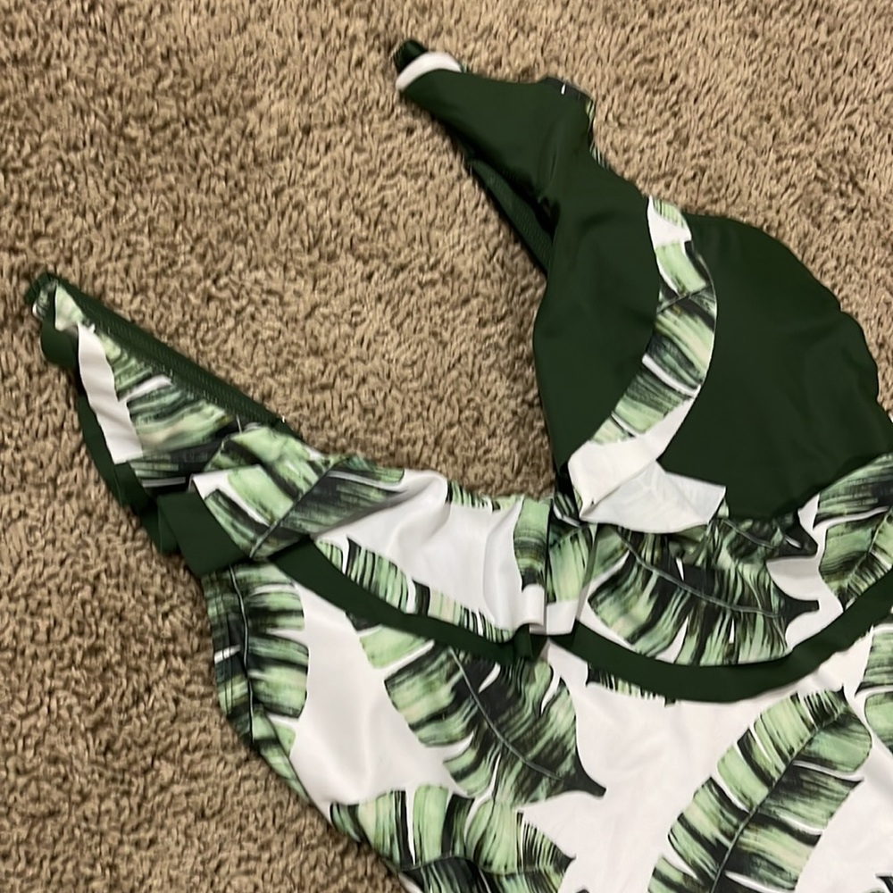 Swimsuit 🩱 - Picture 3 of 13